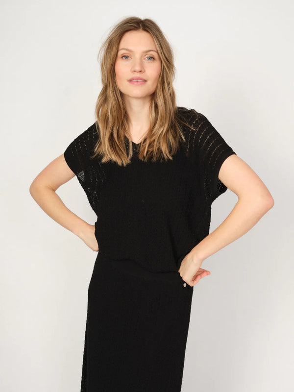 Mos Mosh | Shani Plain V-neck Knit | Black