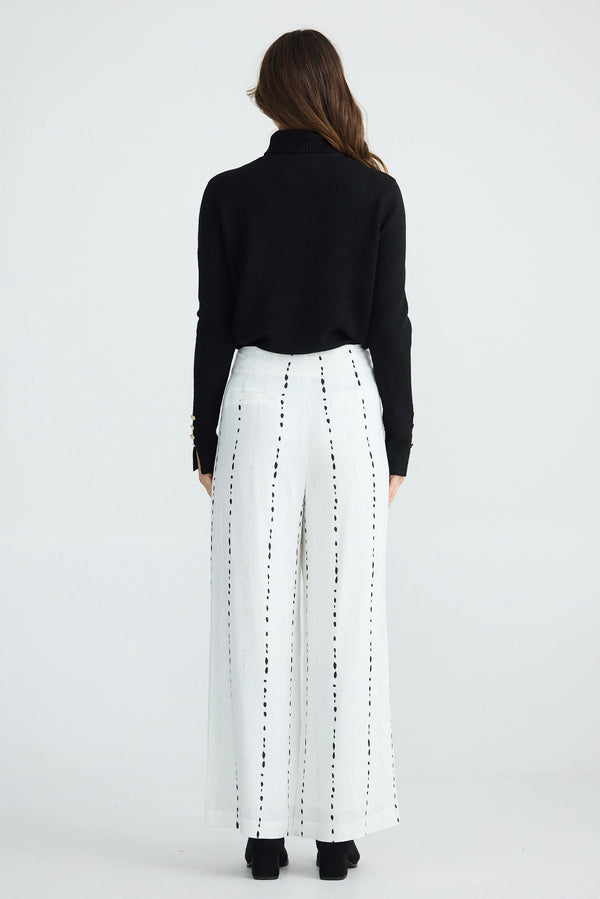 Brave & True | Pilot Knit | Black