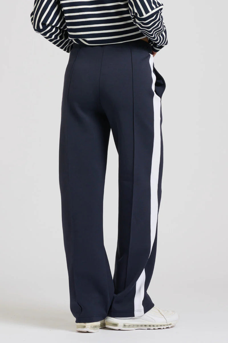 EST. 1971 | Scuba Track Pant | French Navy & Ivory